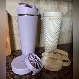 2 Hydrojug shaker cups